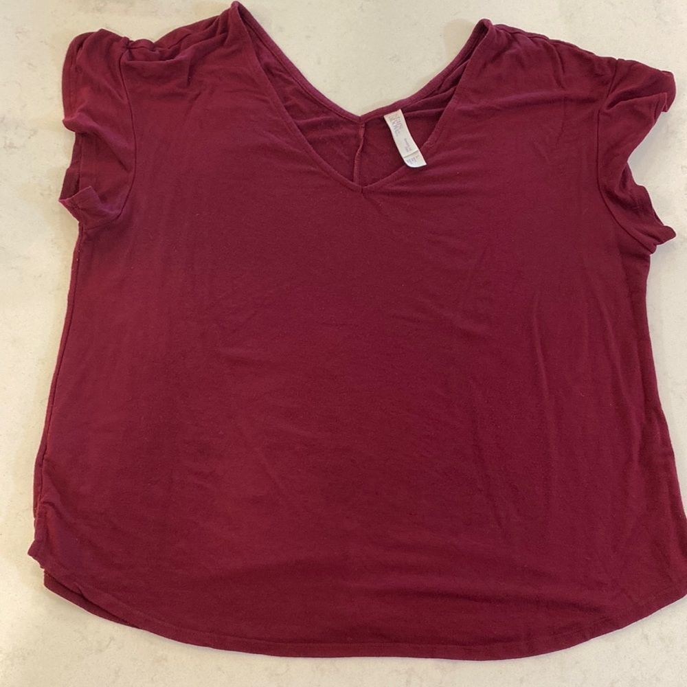 Stars Above Women’s Soft V Neck Shirt Size Large